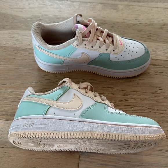 Nike Girls’ Mint and Cream Sneakers - 12C - Picture 5 of 6